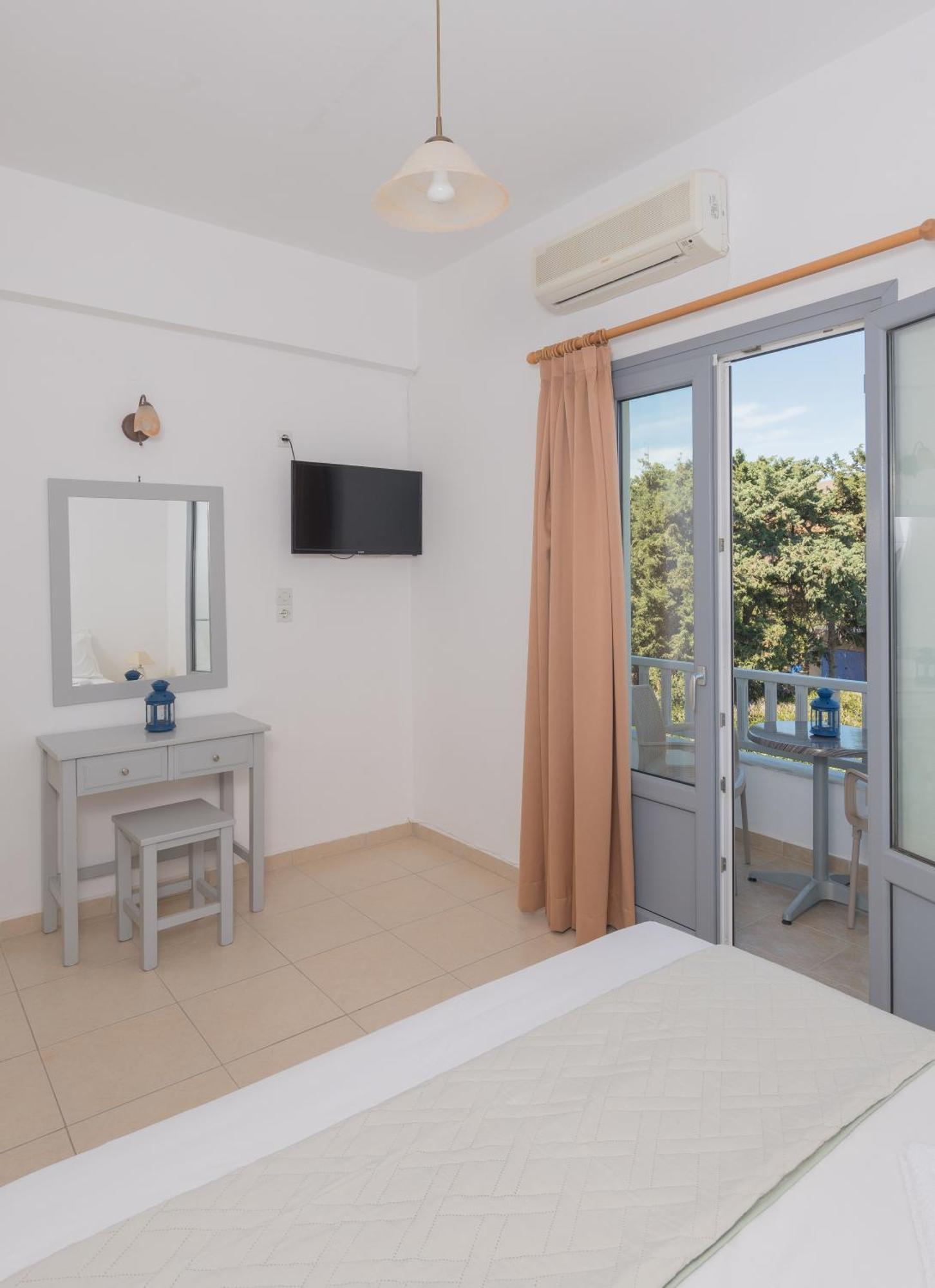 Esperis Apartment Livadi  Екстериор снимка